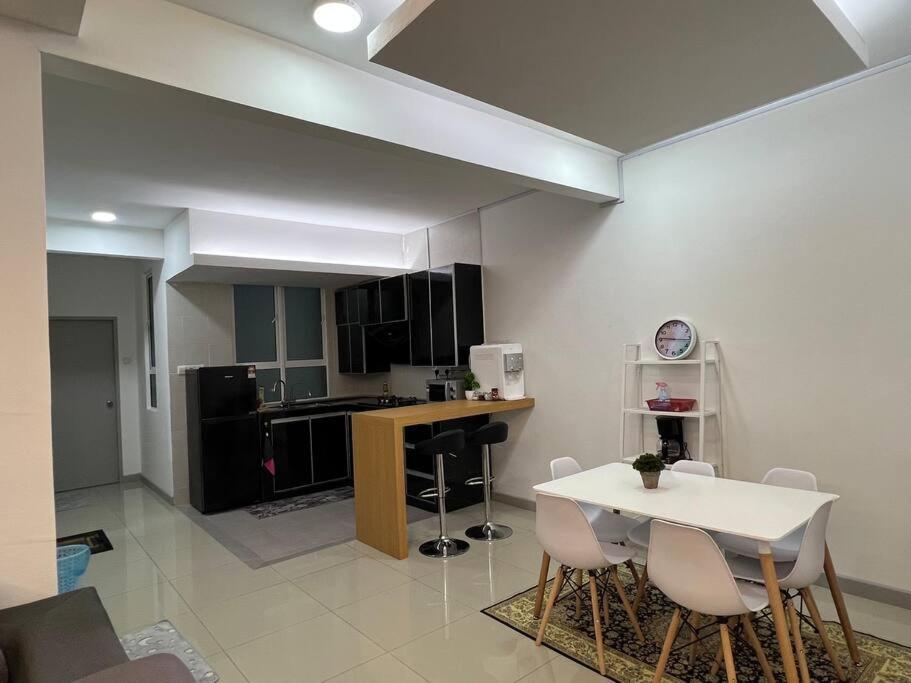 Dhia Raisha Homestay Kuala Terengganu Exteriör bild